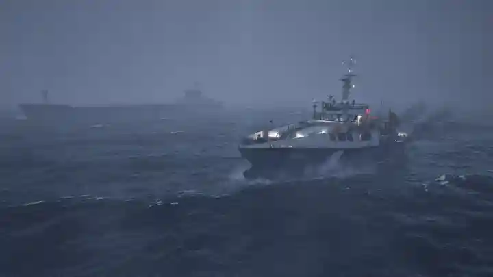 Seafarer: The Ship Sim – How to Tow the Stricken Ship in Chapter 1